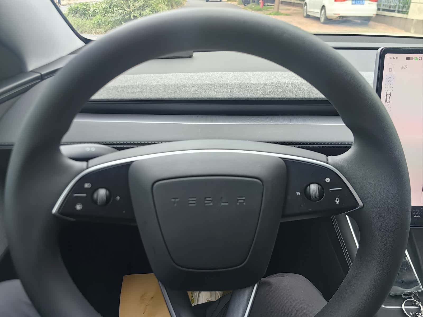 Tesla Model Y, 2025 все фото