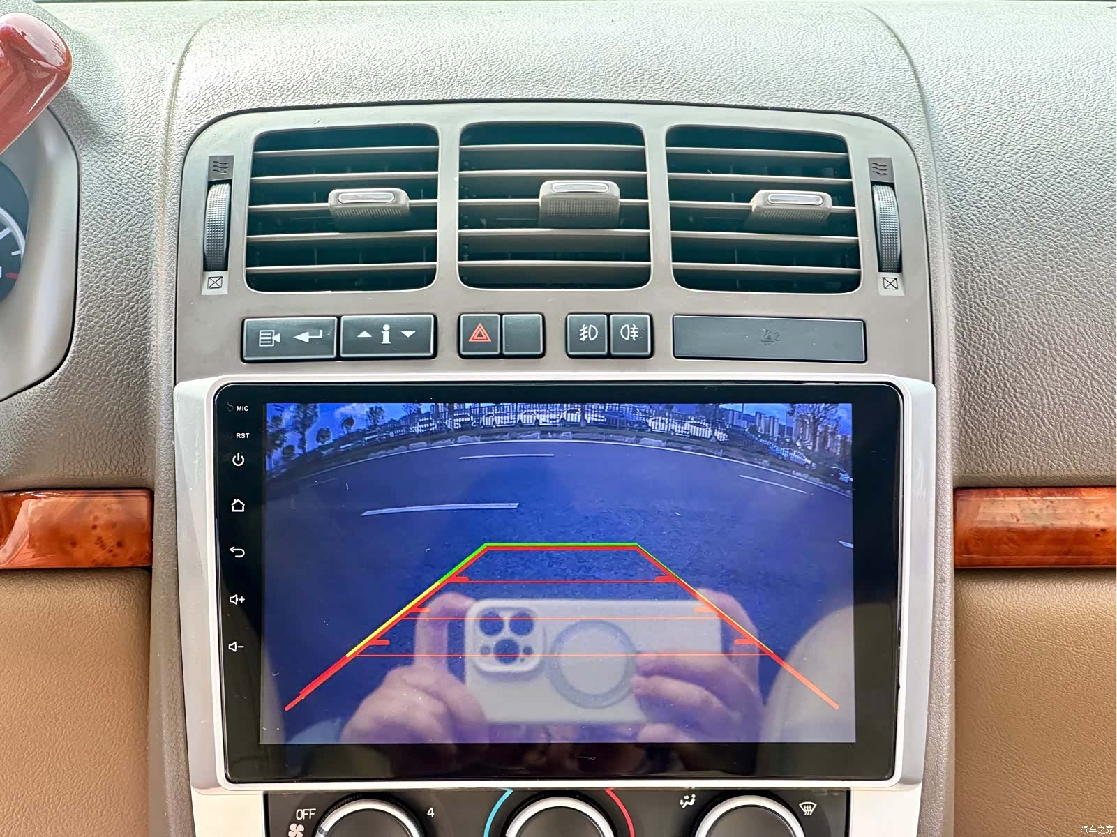 Buick GL8, 2011 32