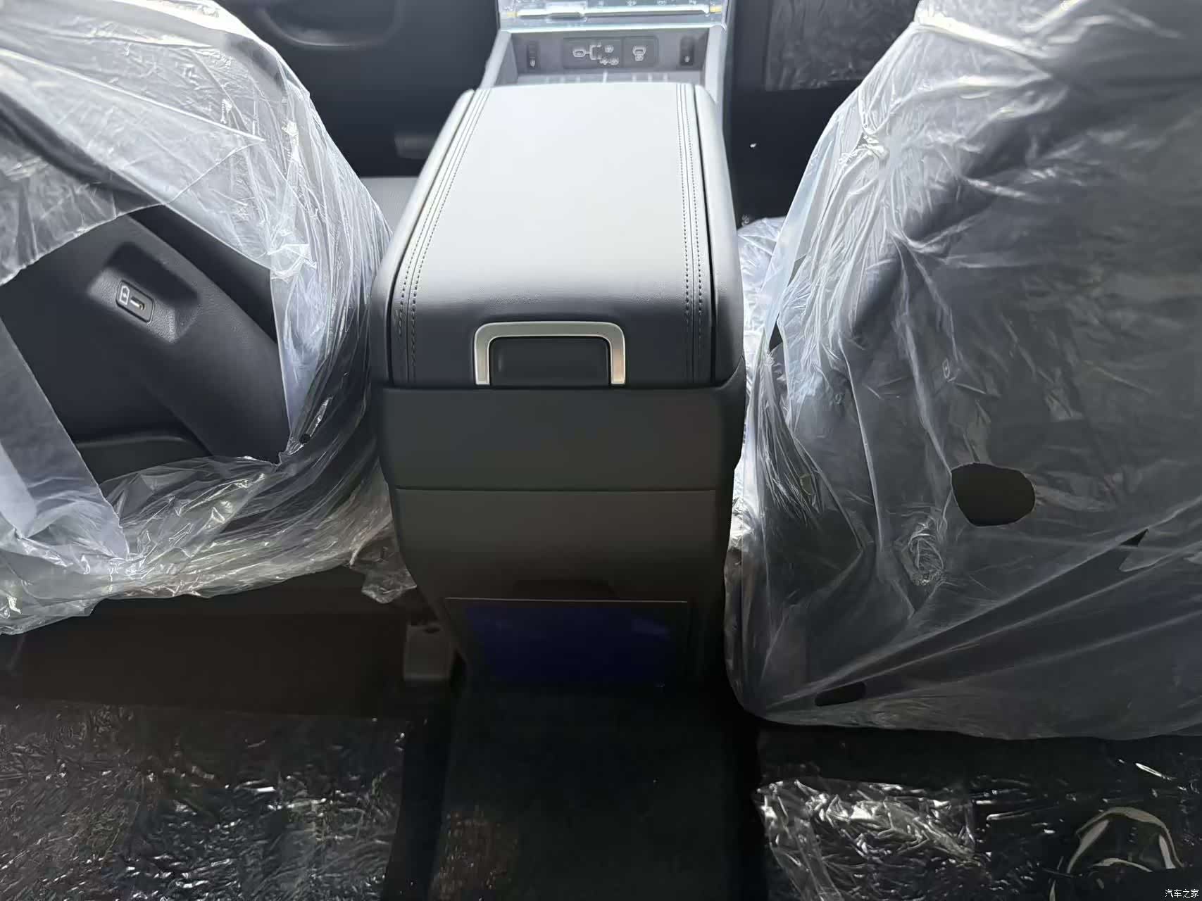 Hyundai Santa Fe, 2024 8