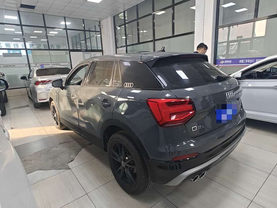 Audi Q2L
