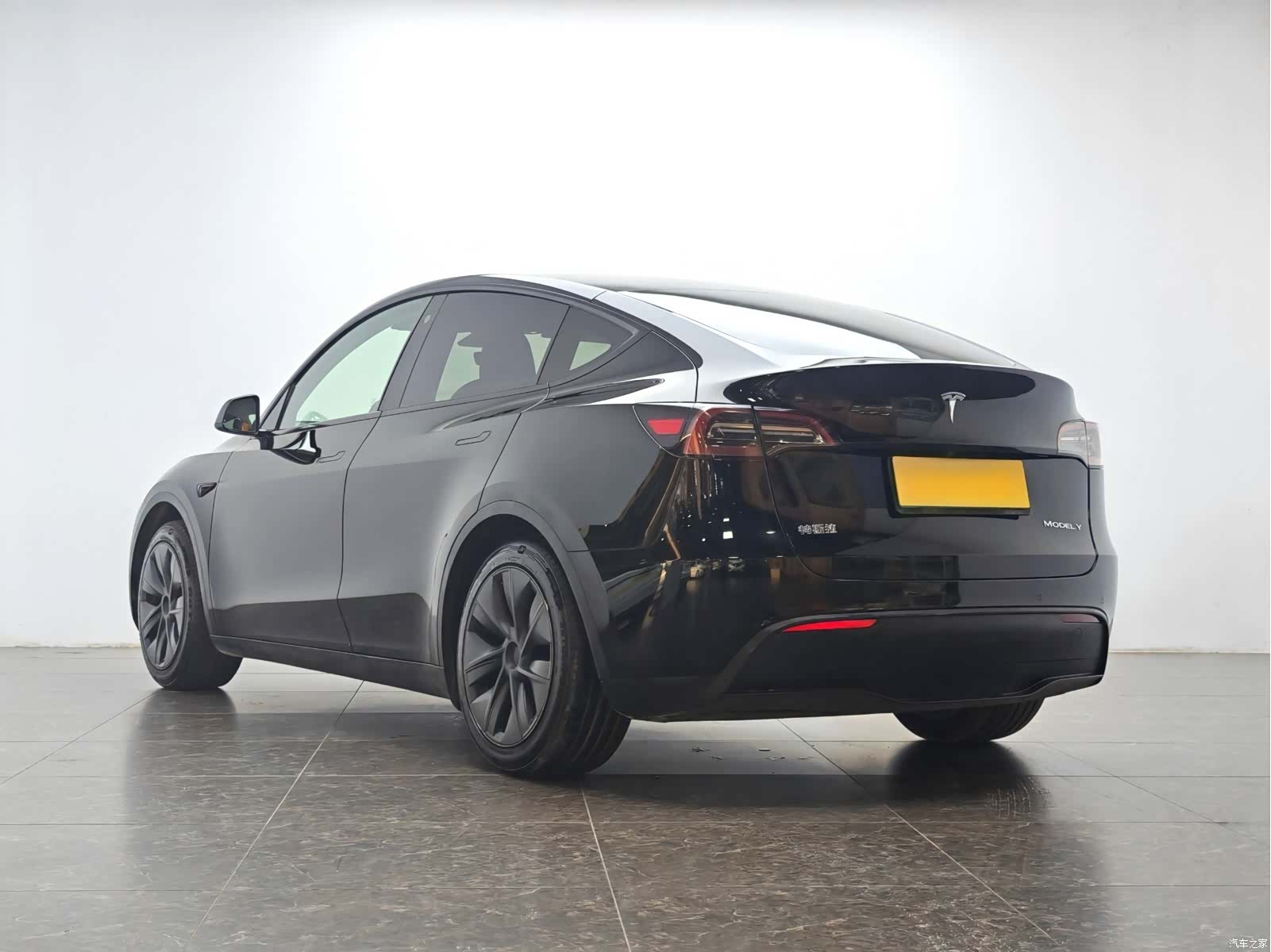 Tesla Model Y, 2024 4