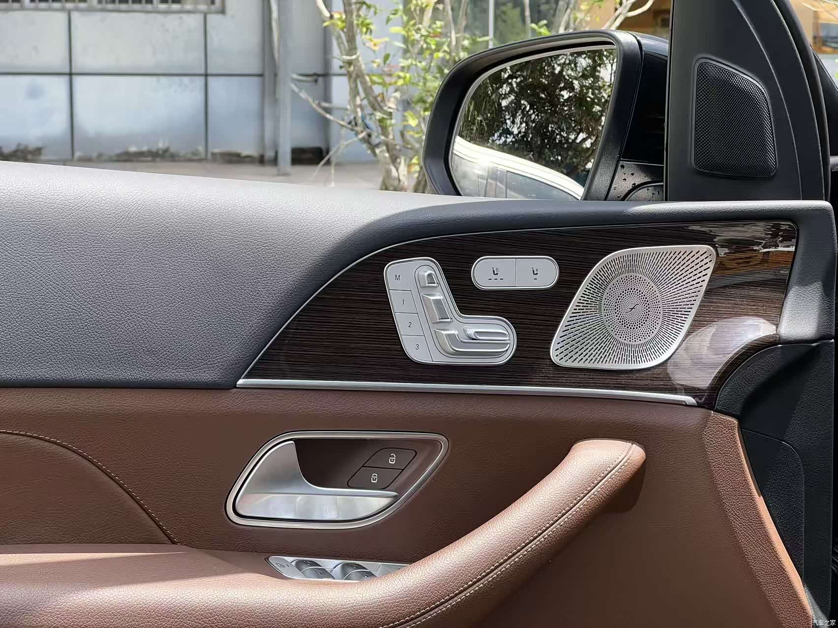 Mercedes-Benz GLE, 2026 14