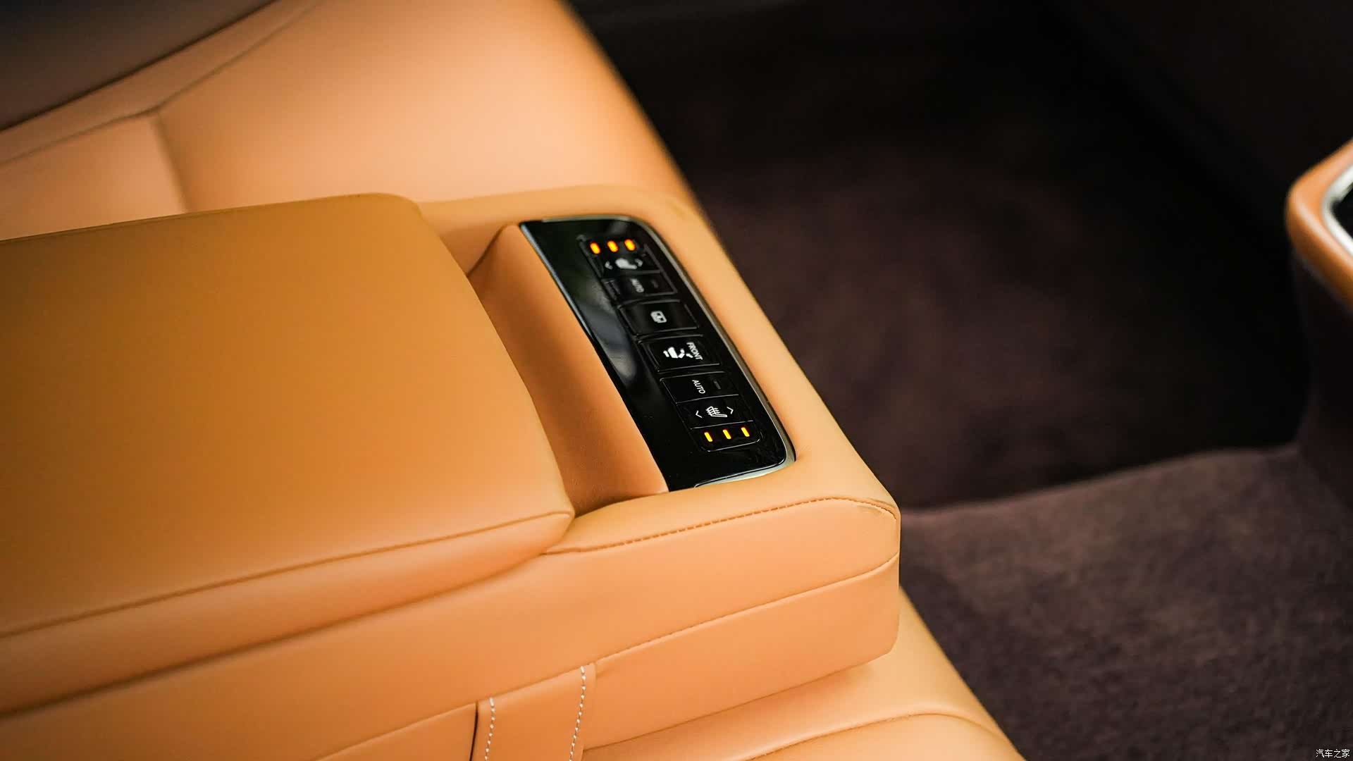 Lexus LS, 2019 17
