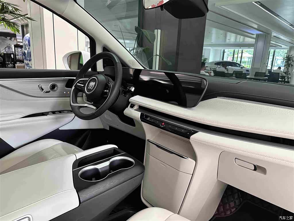 Buick GL8, 2025 28