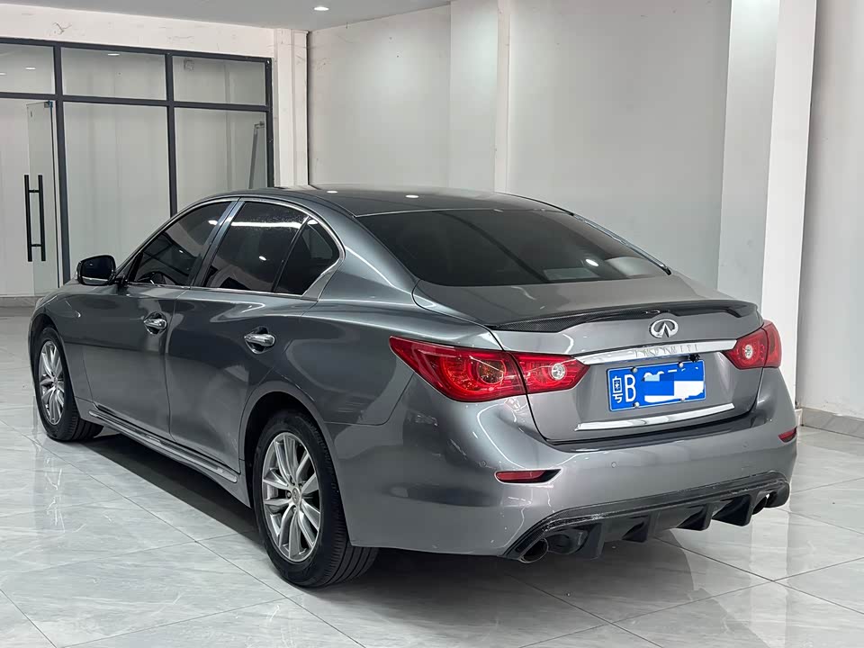 Infiniti Q50L