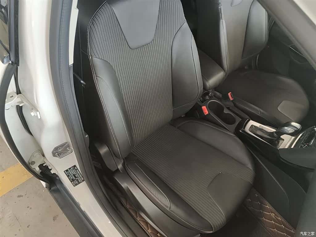 Ford Focus, 2014 25