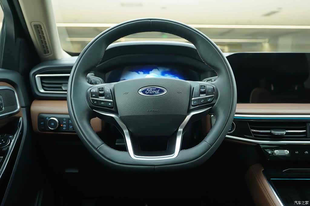 Ford Explorer, 2024 18