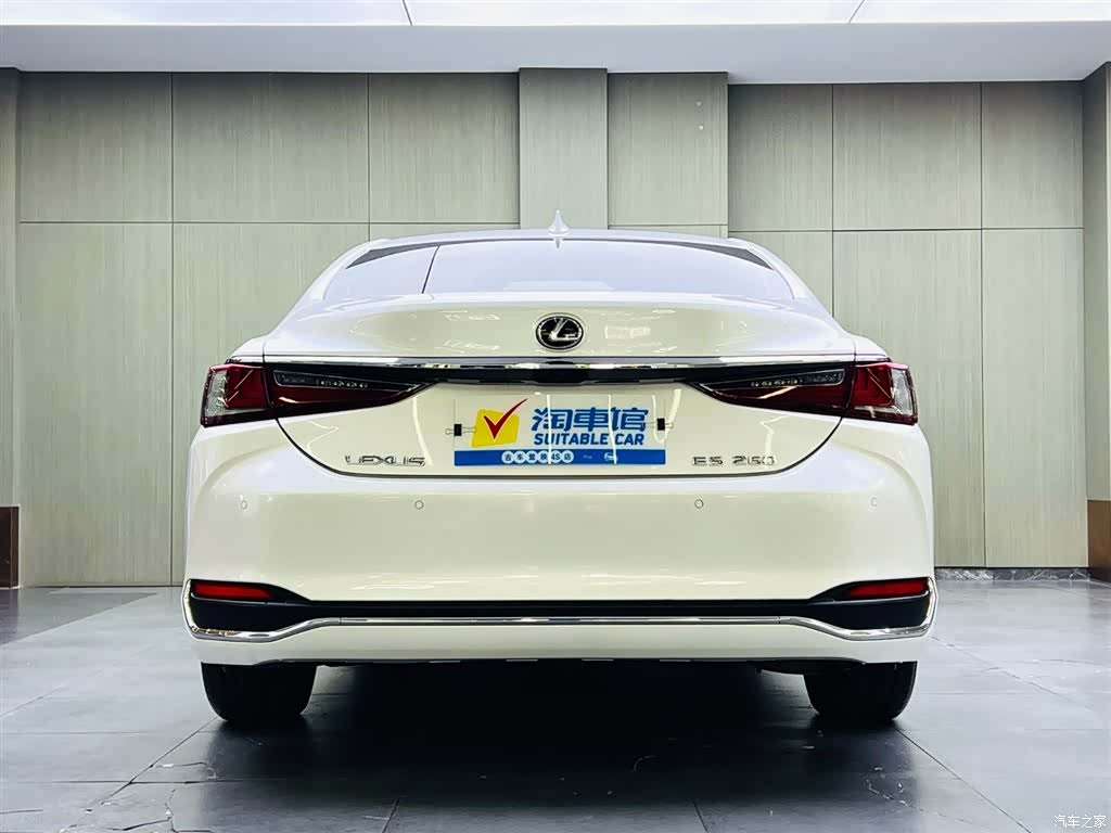 Lexus ES, 2020 все фото