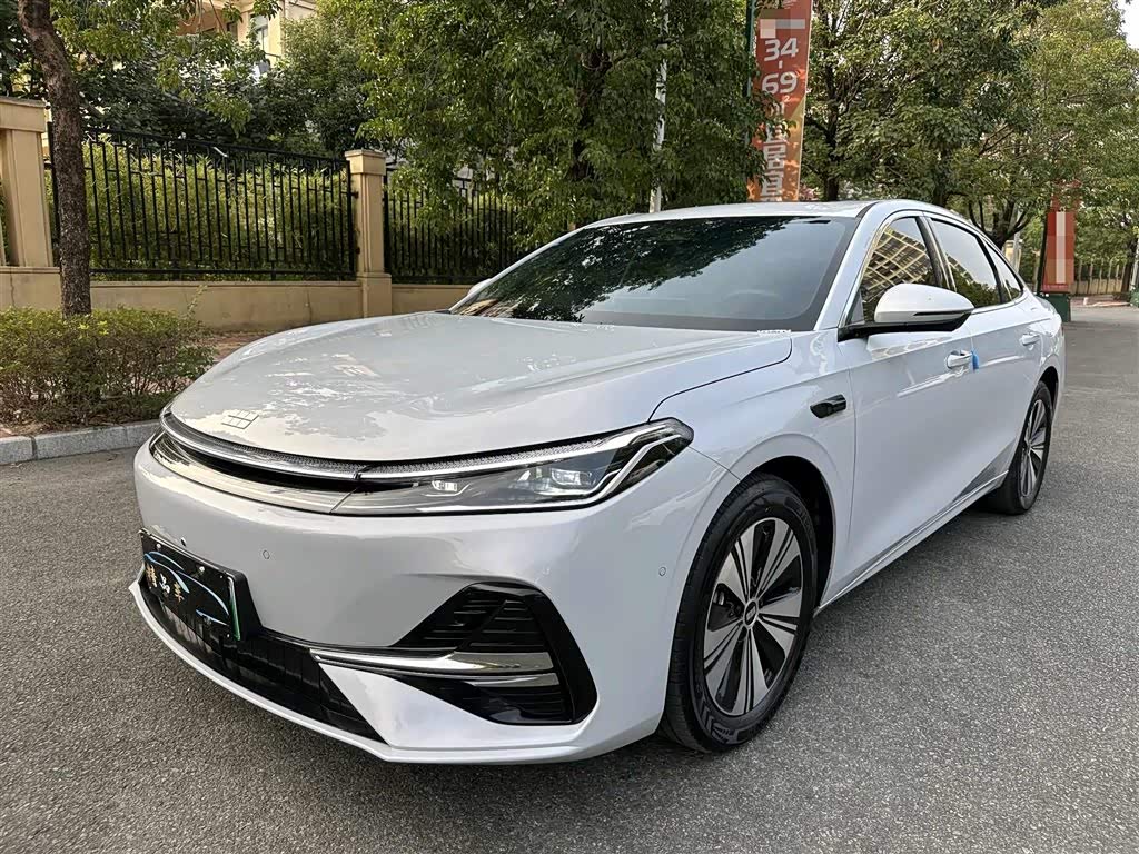 Geely Galaxy A7 EM