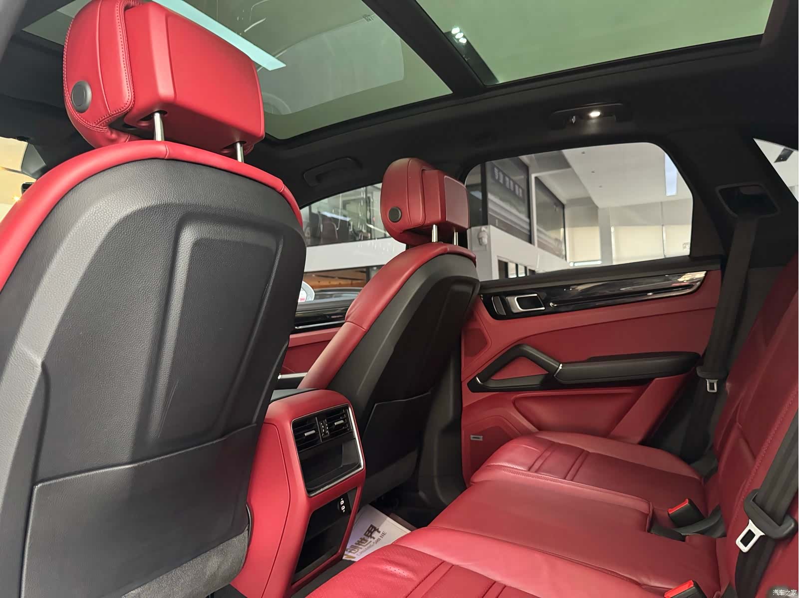 Porsche Cayenne, 2023 10