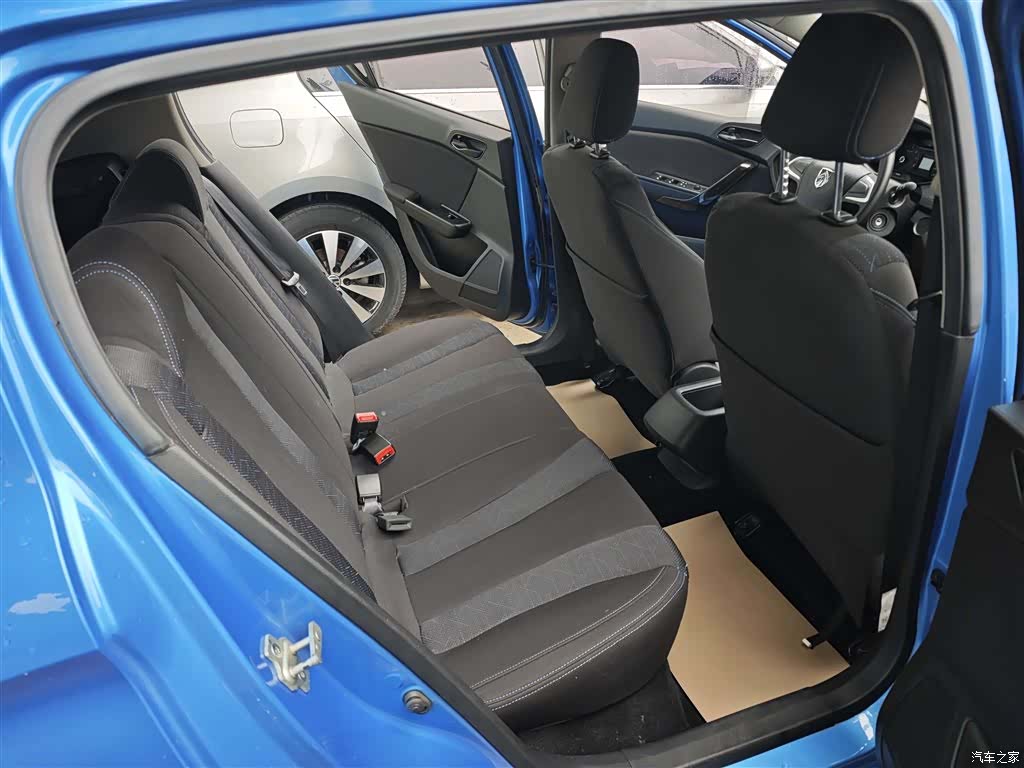 Wuling 310, 2017 6