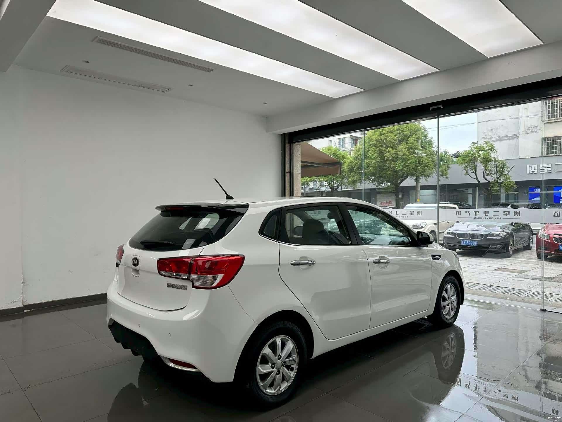 Kia K2, 2015 9