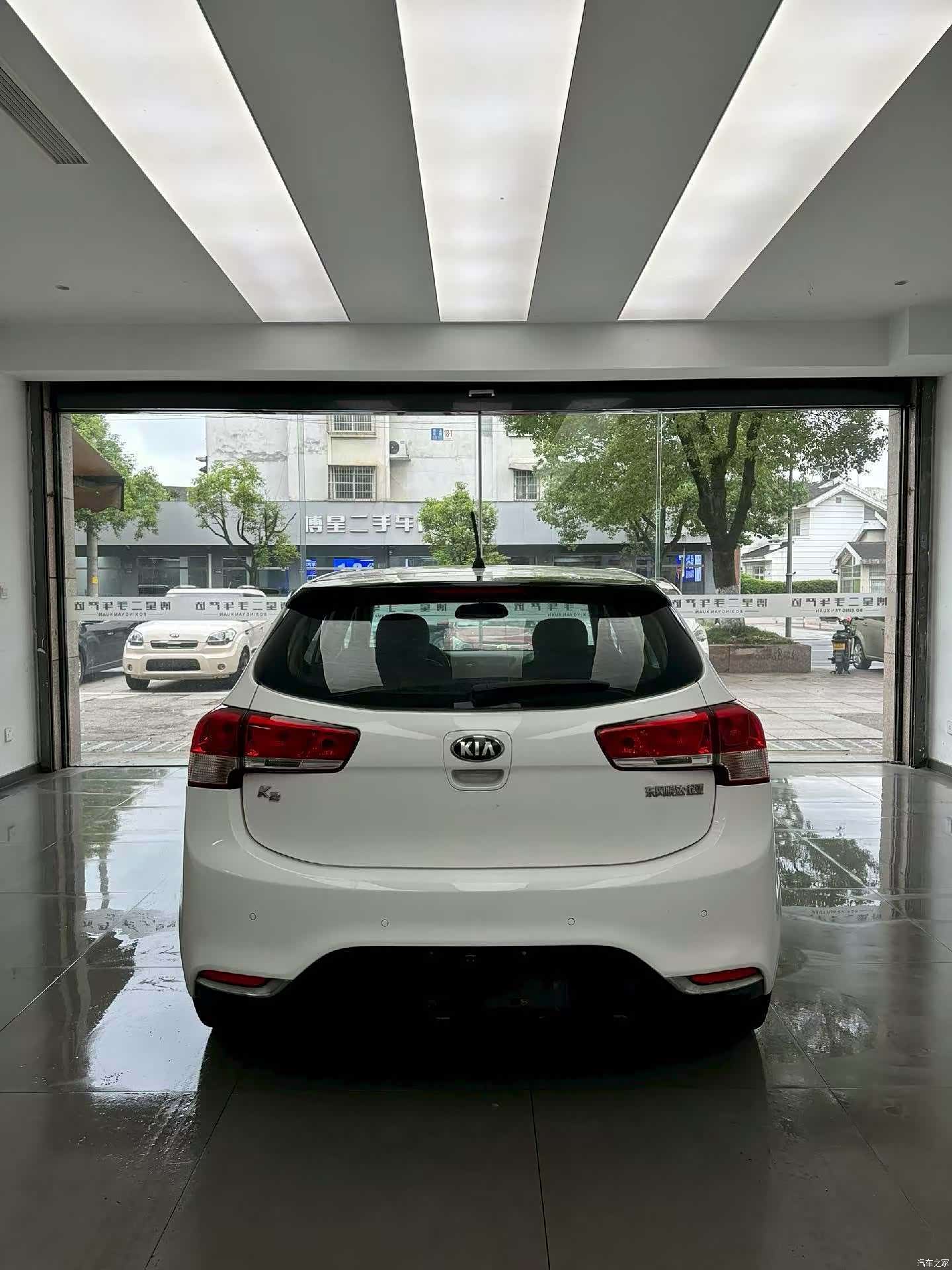 Kia K2, 2015 8