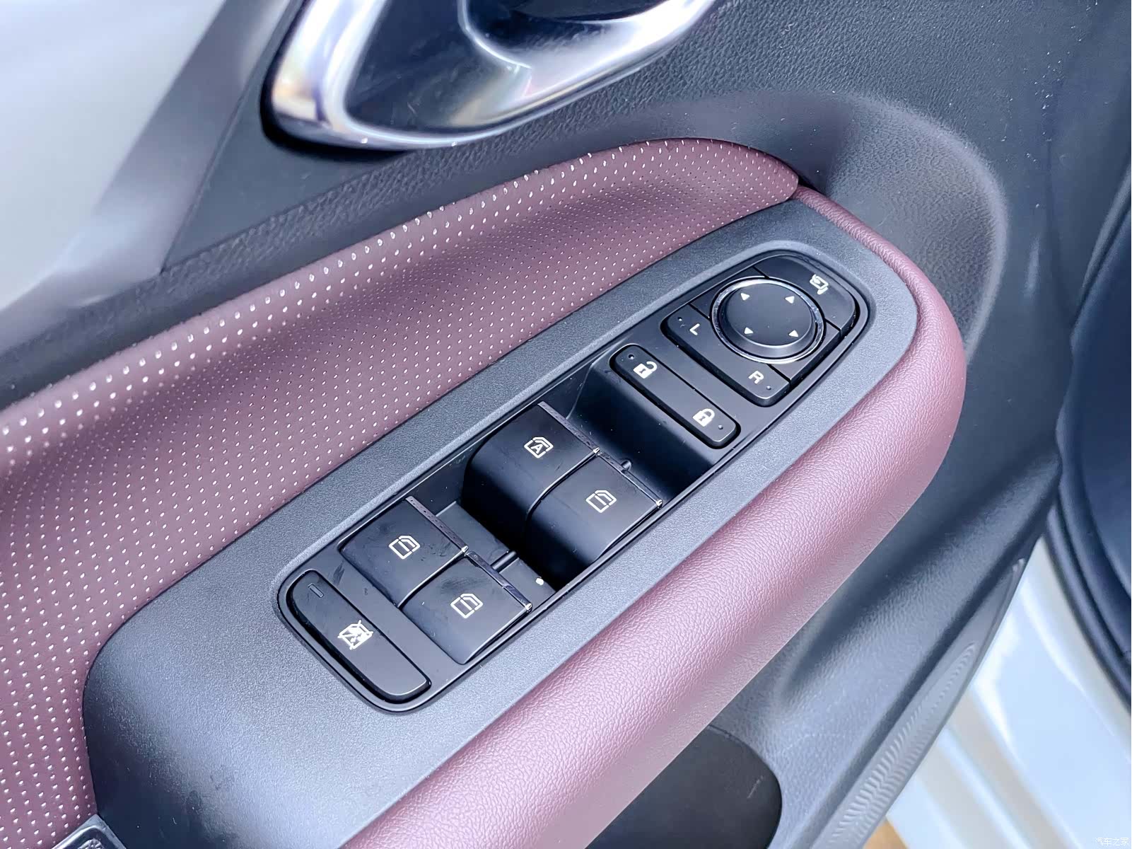 Trumpchi M6, 2024 33