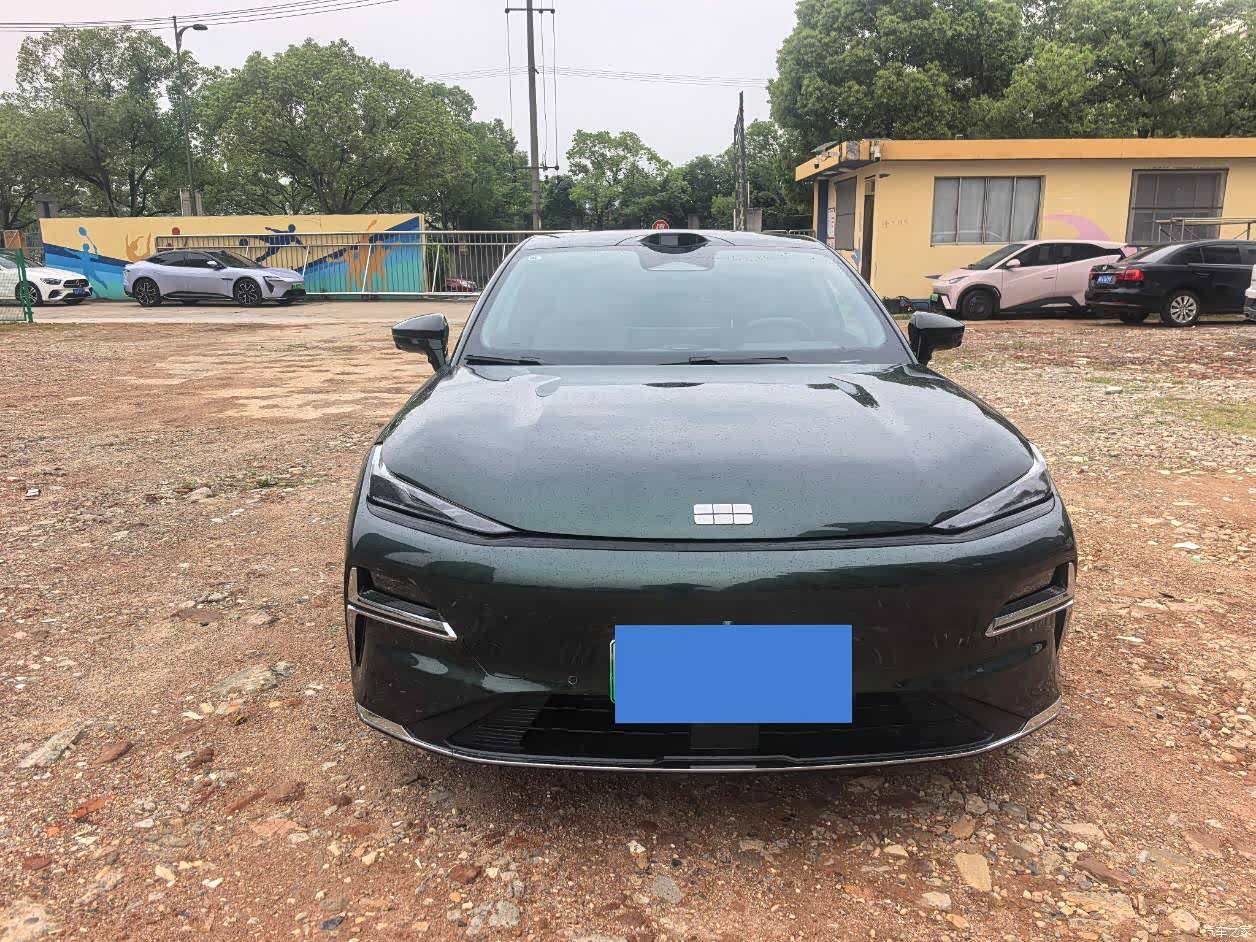Geely 8, 2025 8