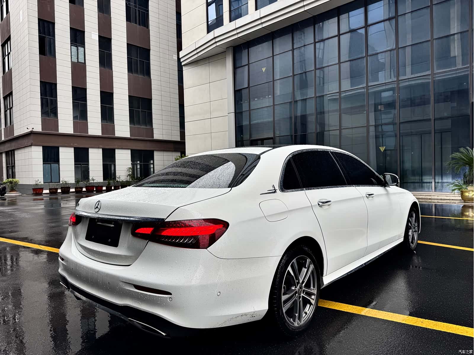 Mercedes-Benz E-Class, 2022 6