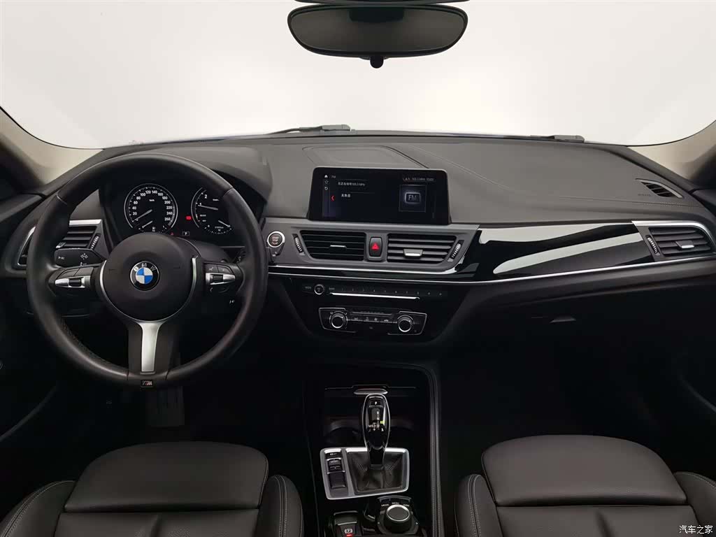 BMW 1 Series, 2020 все фото