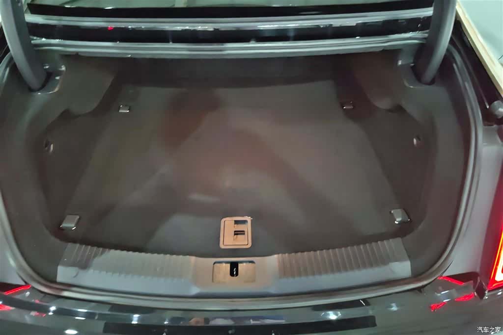 Hongqi H9, 2022 4