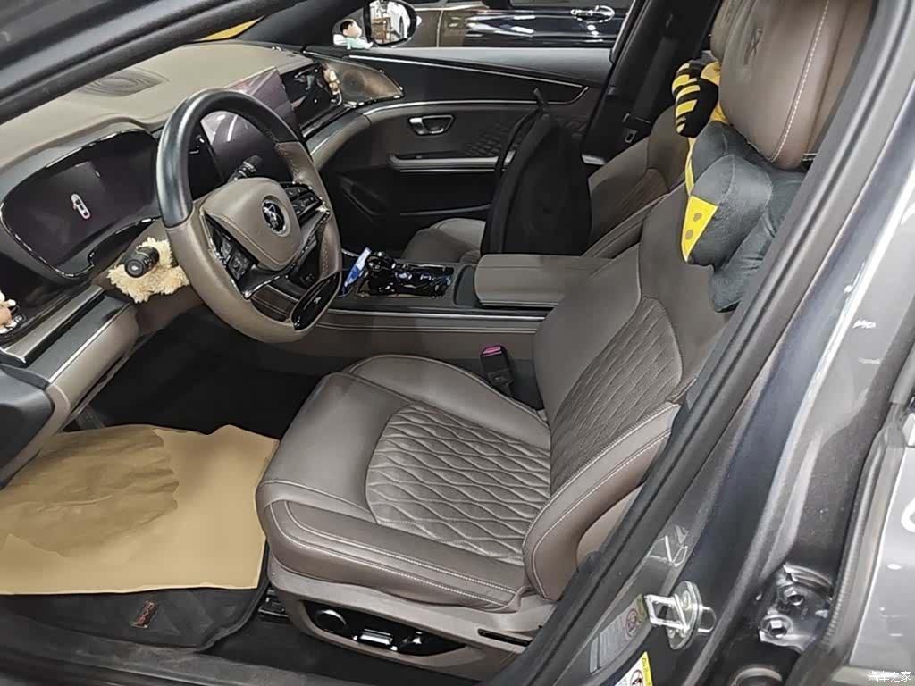 BYD Han, 2022 11