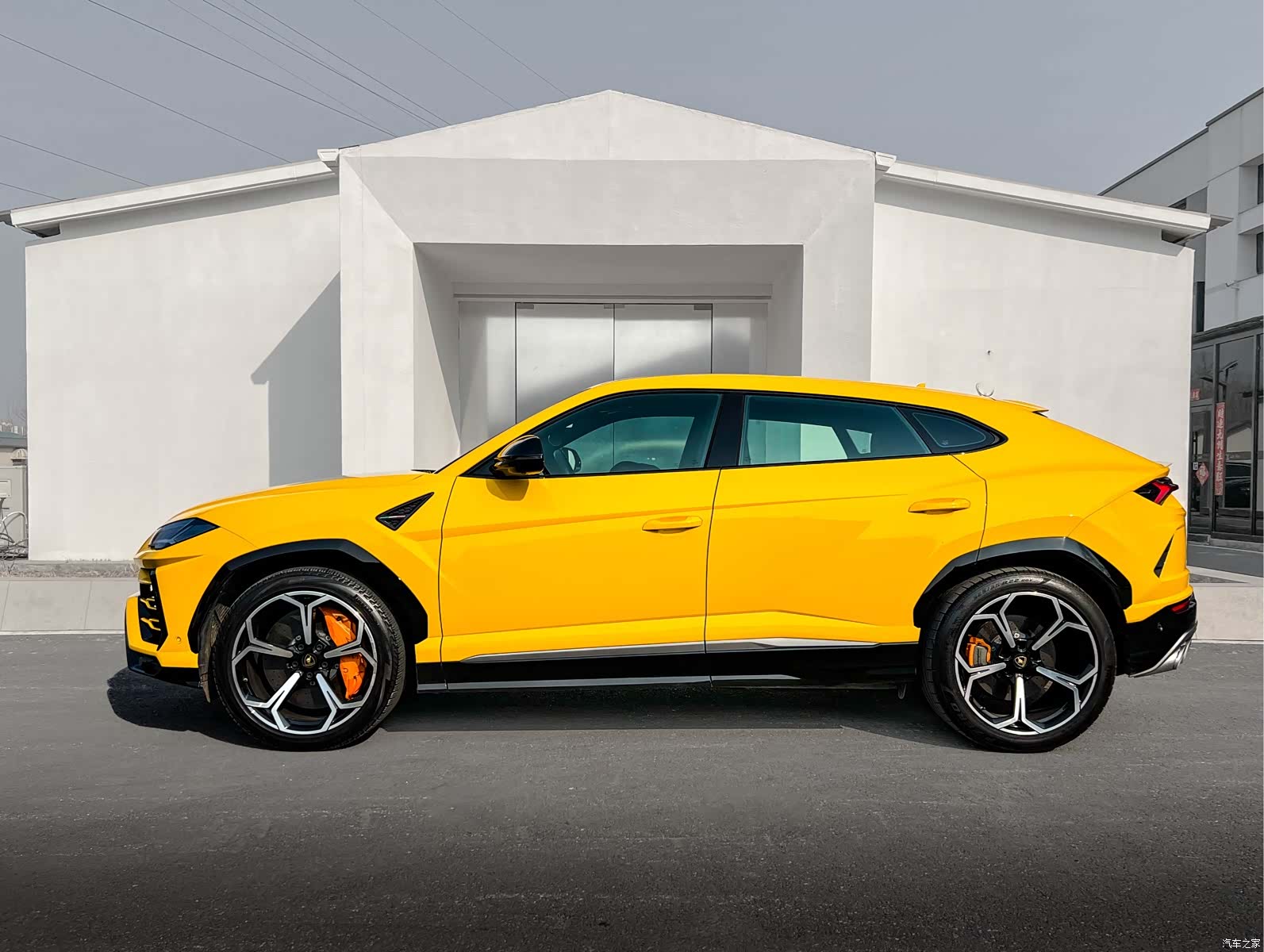 Lamborghini Urus, 2020 6