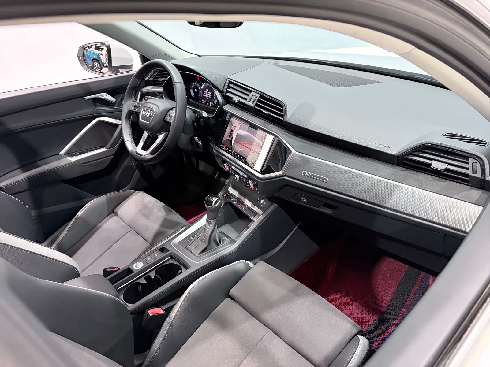Audi Q3, 2023 20