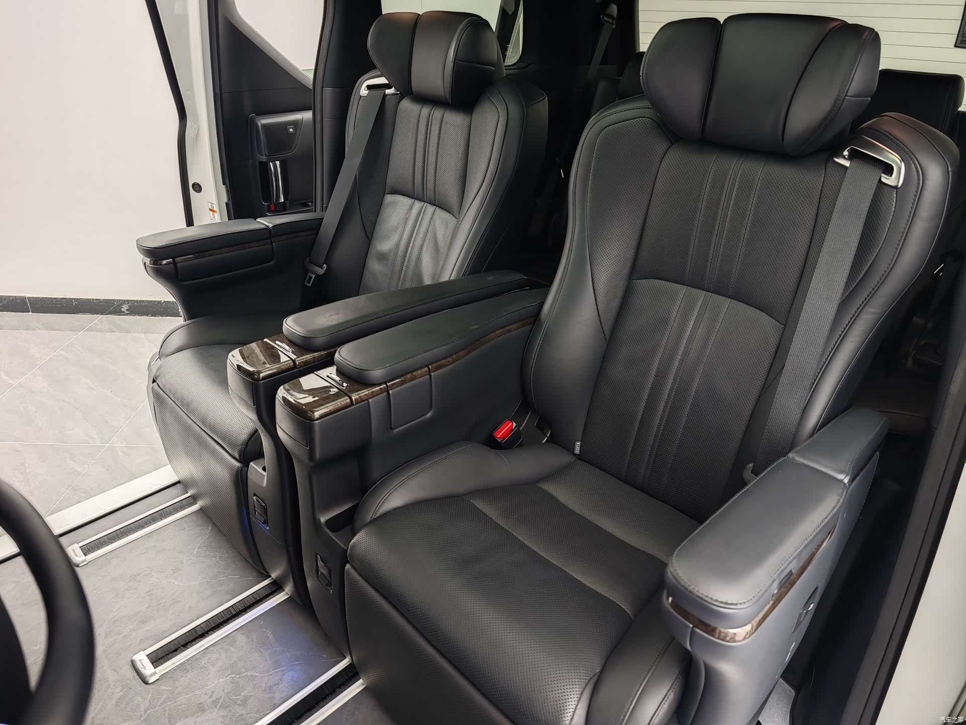 Toyota Alphard, 2018 14