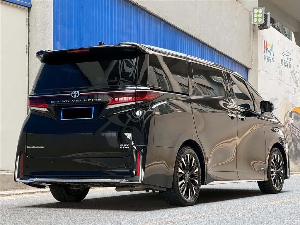 Toyota Vellfire, 2023 все фото