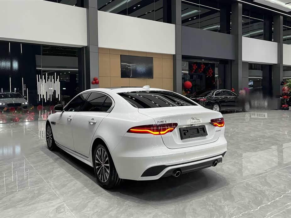 Jaguar XEL Jaguar XEL