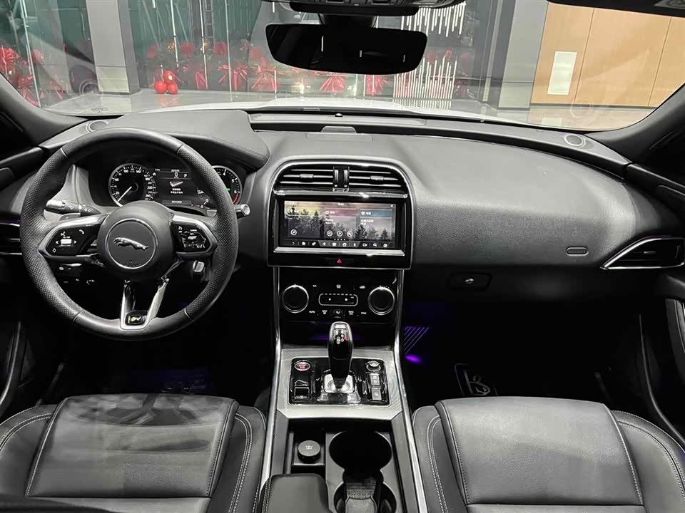 Jaguar XEL Jaguar XEL