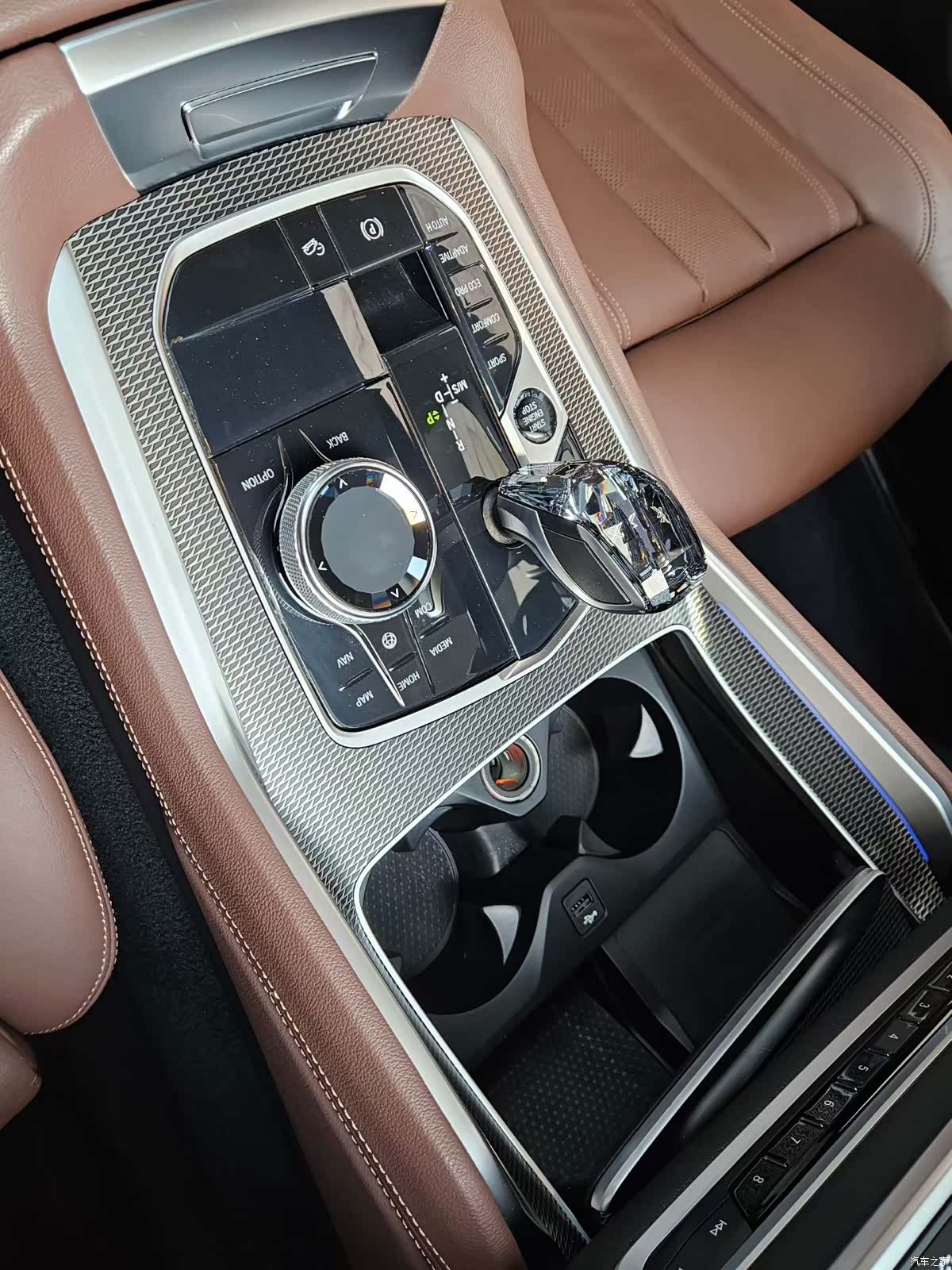 BMW X6, 2021 все фото