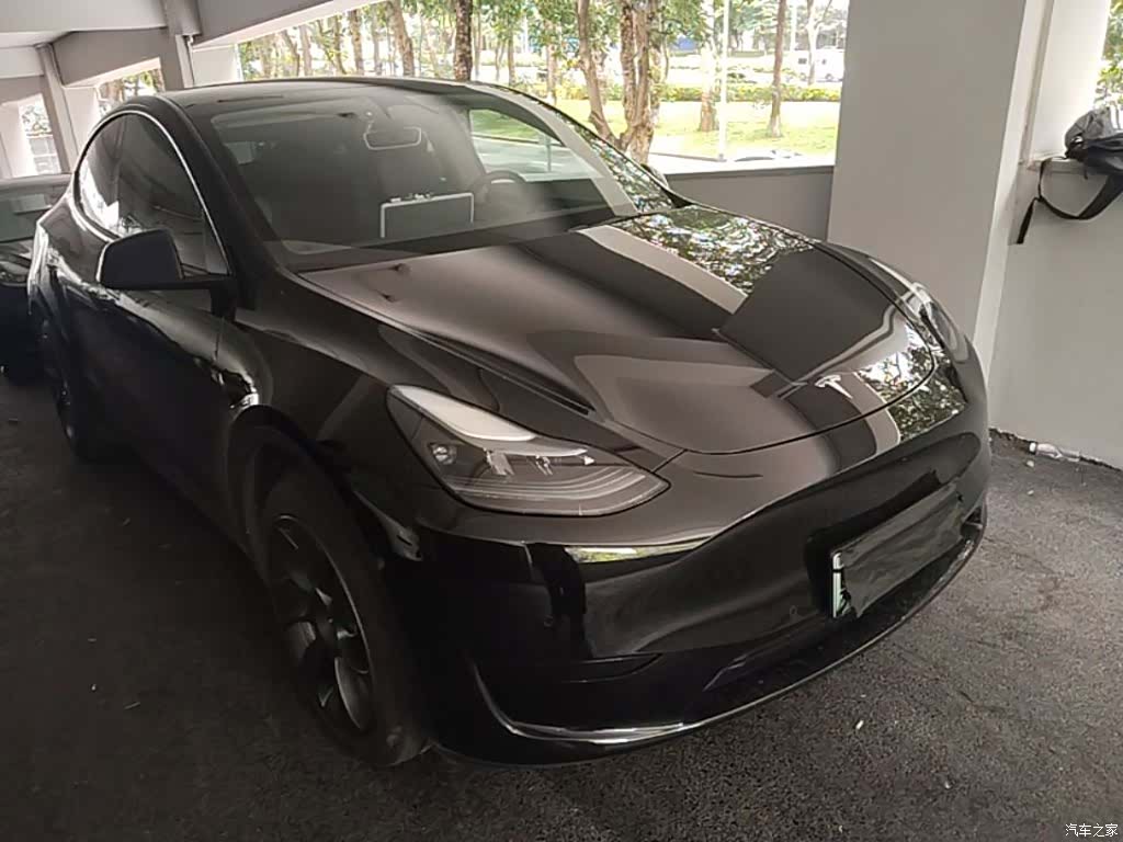 Tesla Model Y, 2023 4