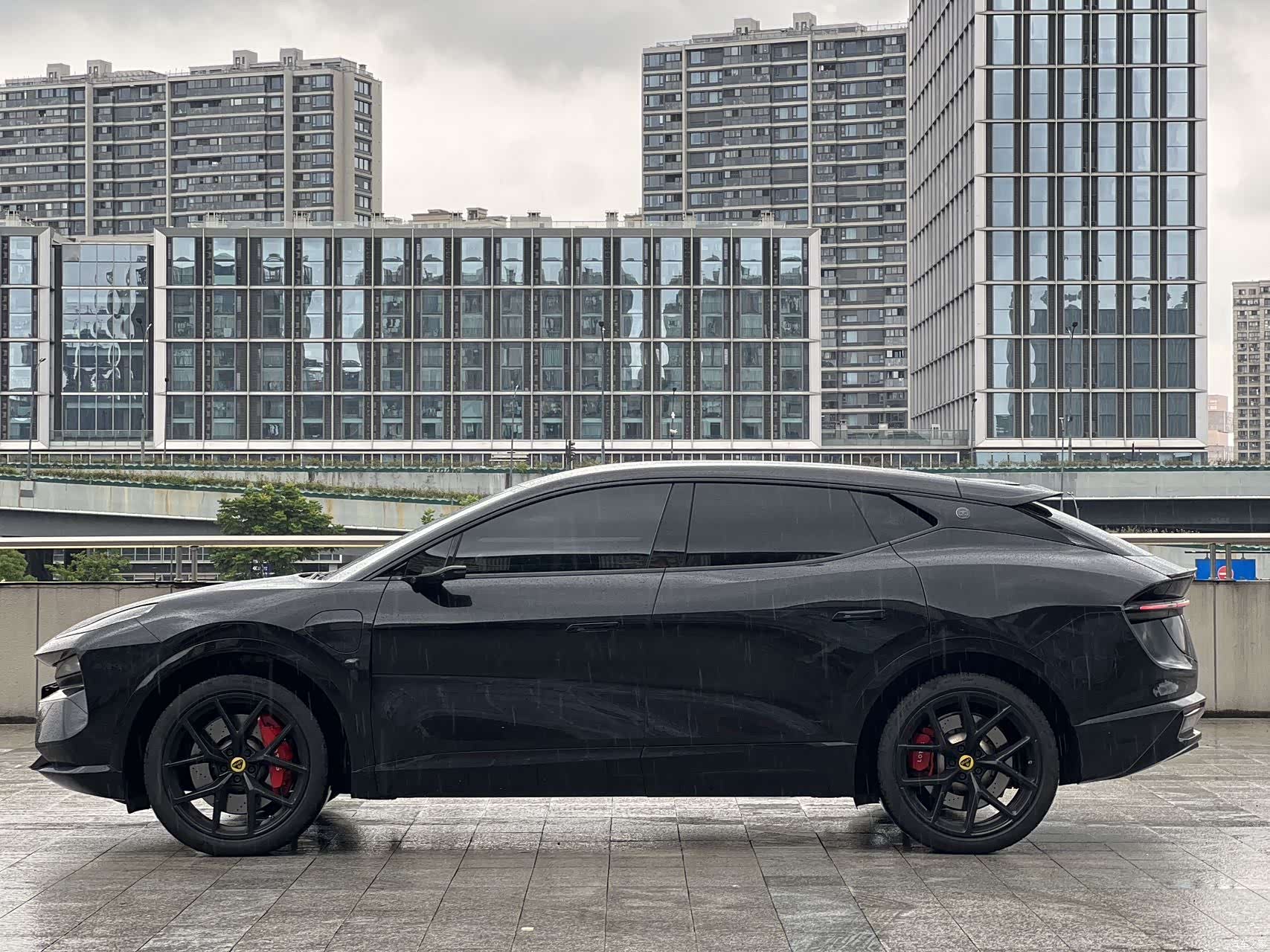Lotus ELETRE, 2025 3
