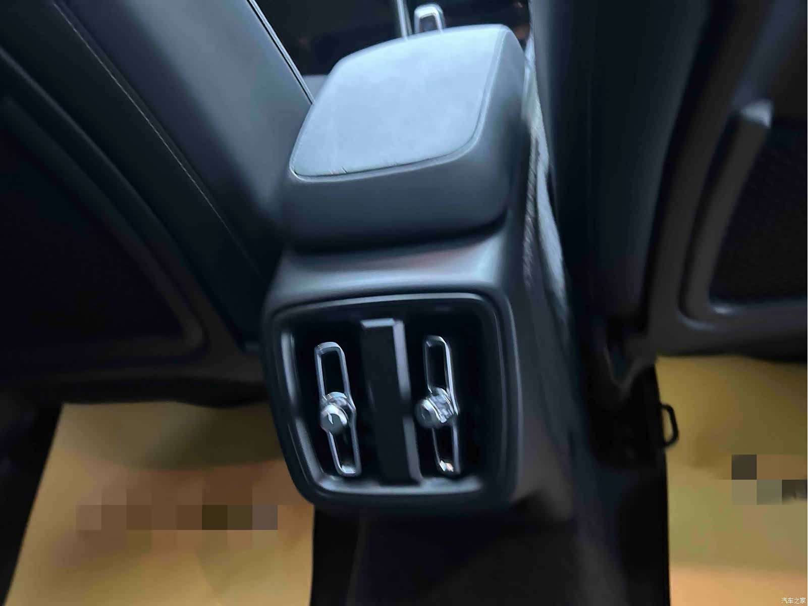 Volvo XC40, 2024 10