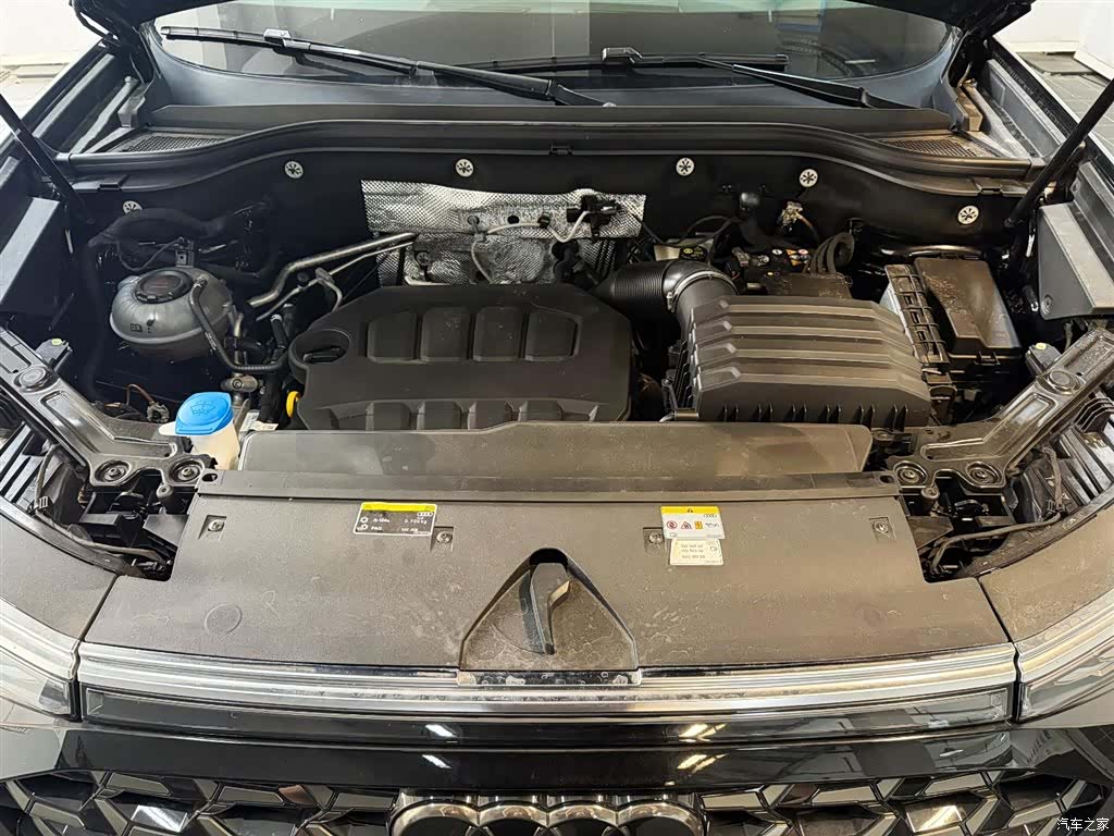 Audi Q6, 2025 3