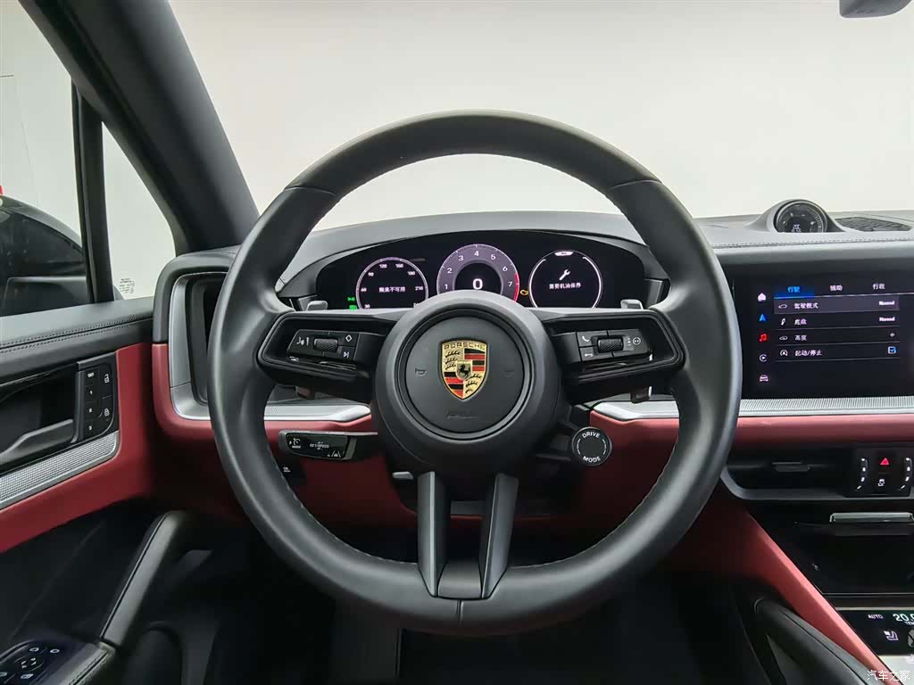 Porsche Cayenne, 2025 12