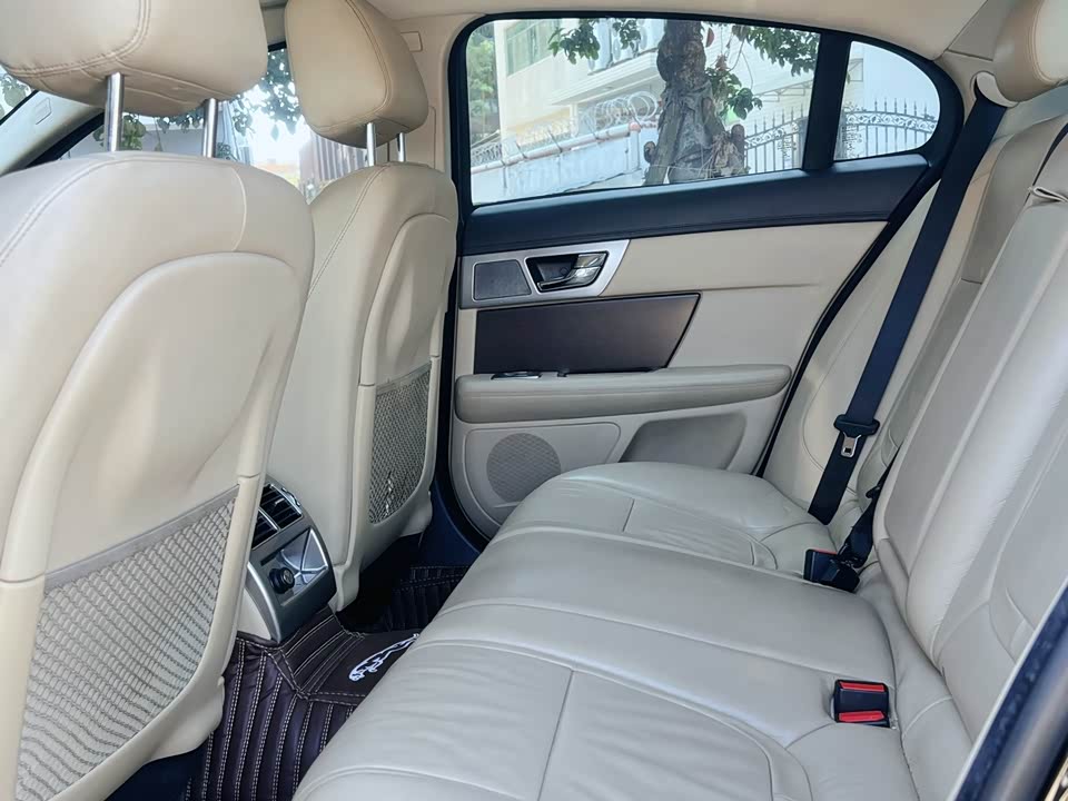 Jaguar XF Jaguar XF