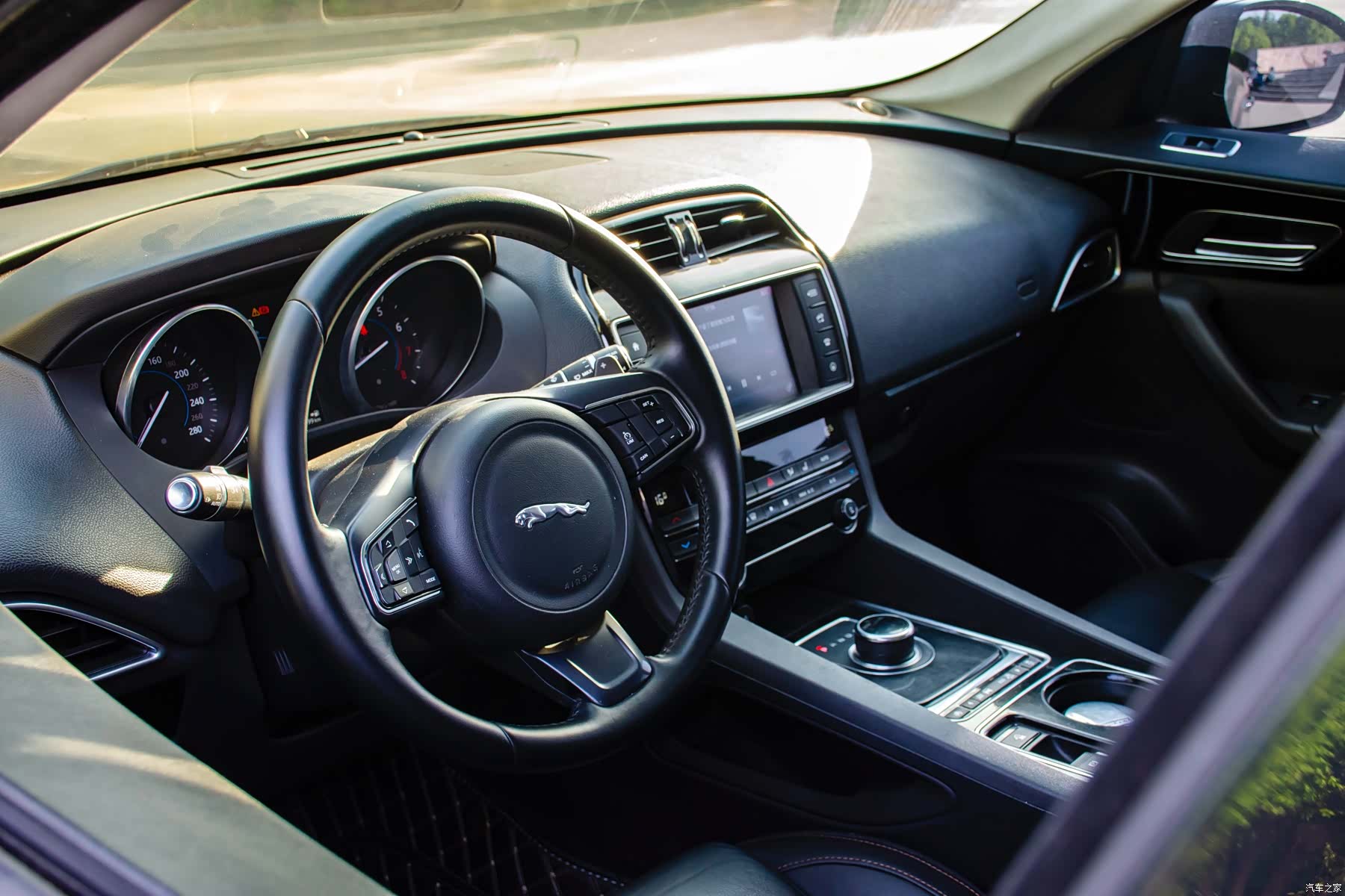 Jaguar F-PACE, 2017 8