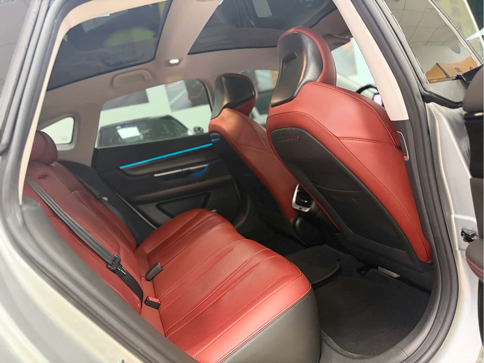 Xpeng P7, 2022 12