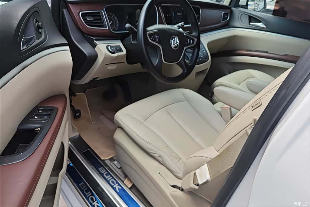 Buick GL8, 2018 9