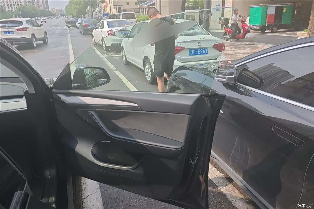 Tesla Model Y, 2024 8