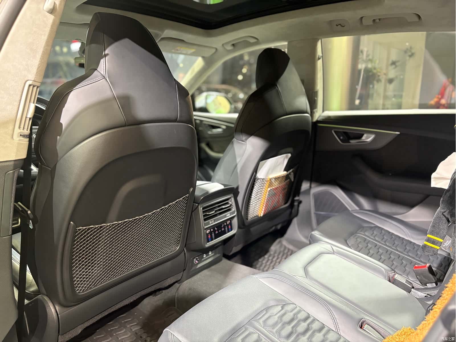 Audi Q8, 2022 17