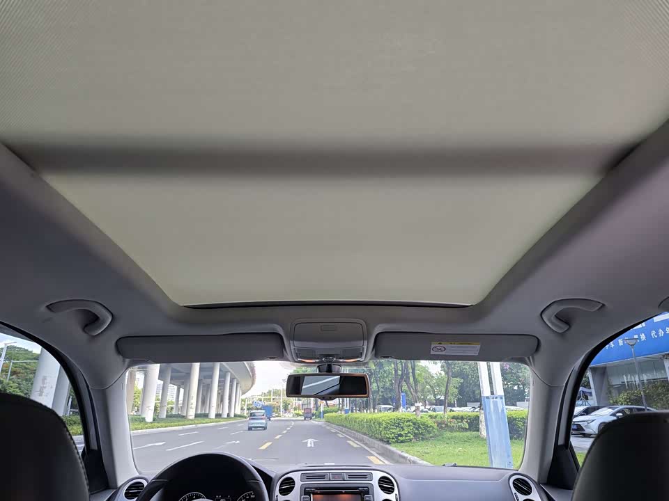 Volkswagen Tiguan Volkswagen Tiguan