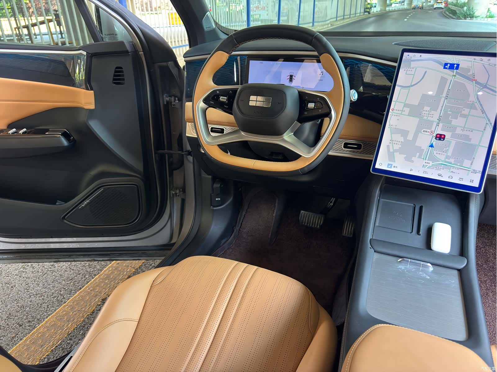 Geely Galaxy L7, 2024 11