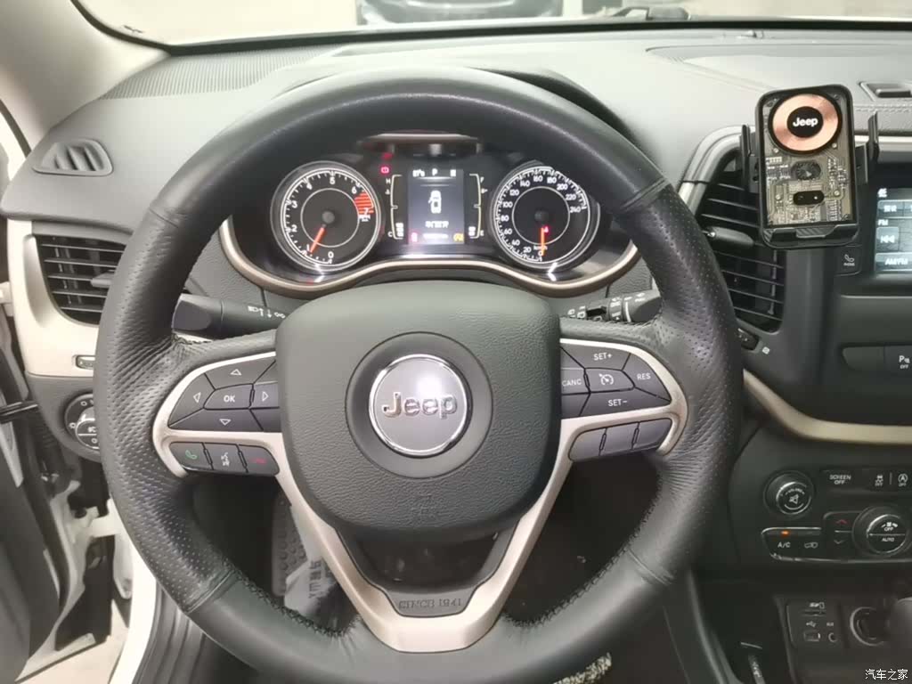 Jeep Cherokee, 2017 11