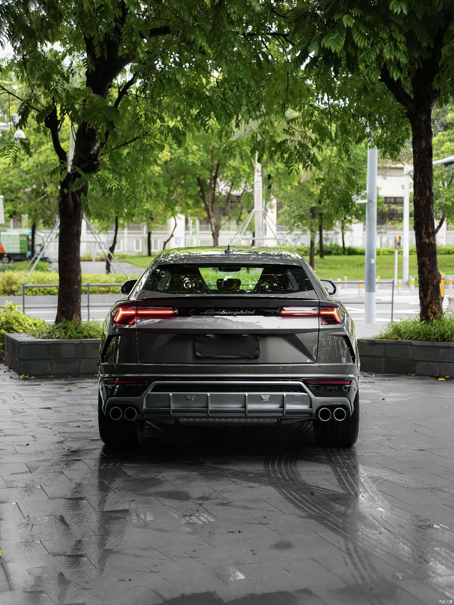 Lamborghini Urus, 2021 10