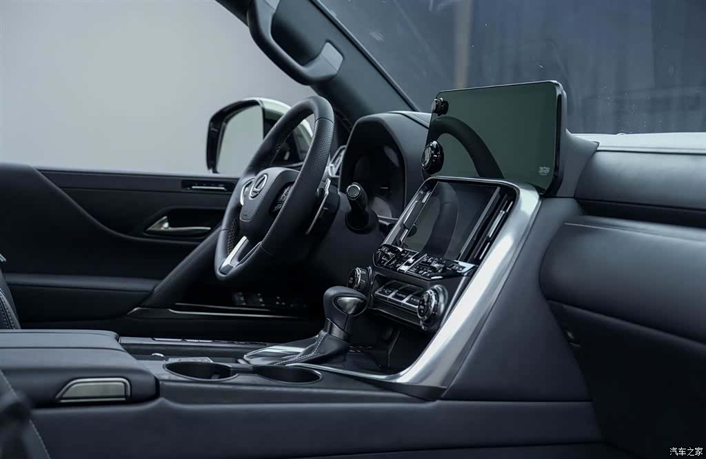Lexus LX, 2024 12