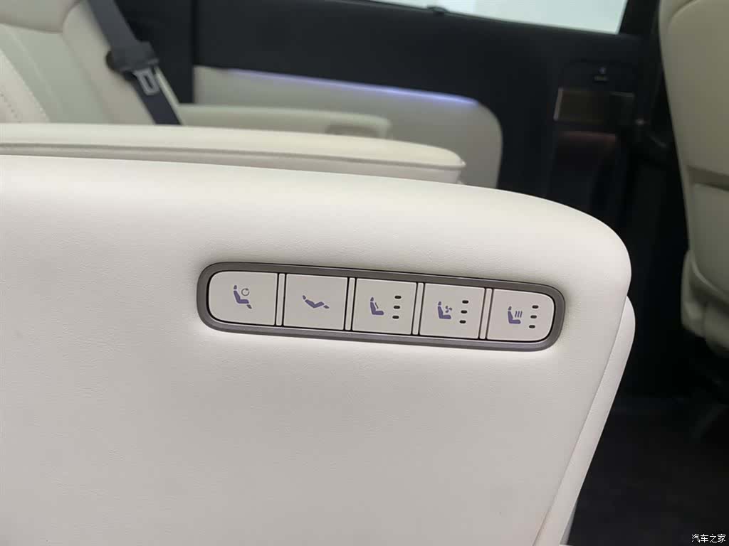 Li Auto MEGA, 2025 26