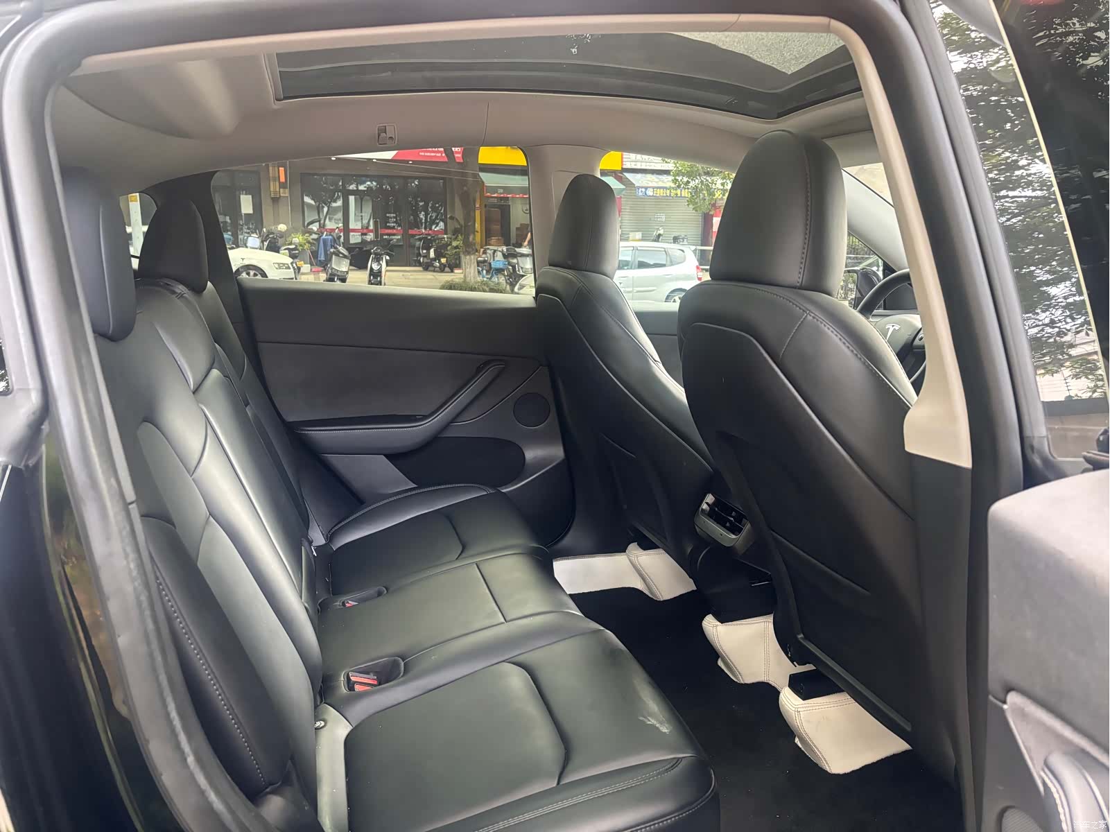 Tesla Model Y, 2023 11