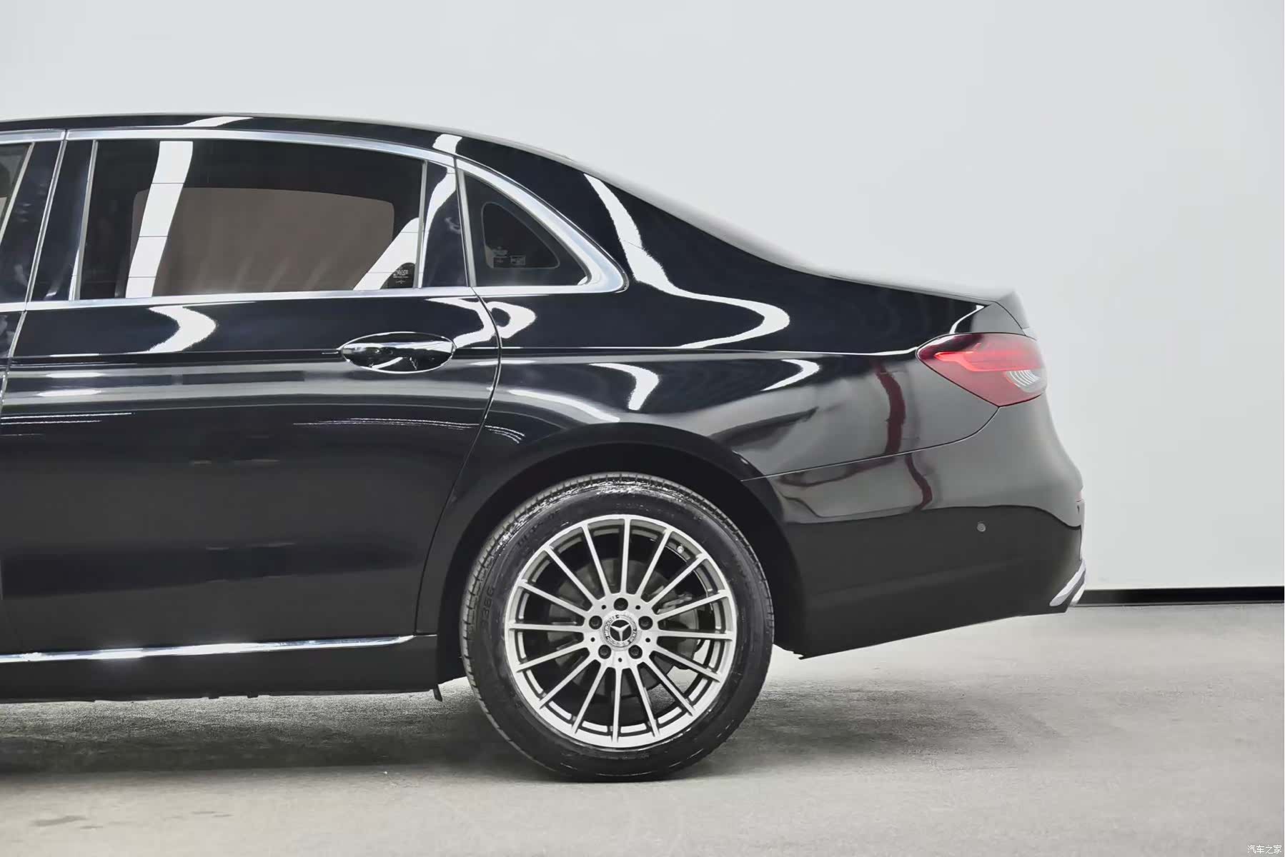 Mercedes-Benz E-Class, 2023 21