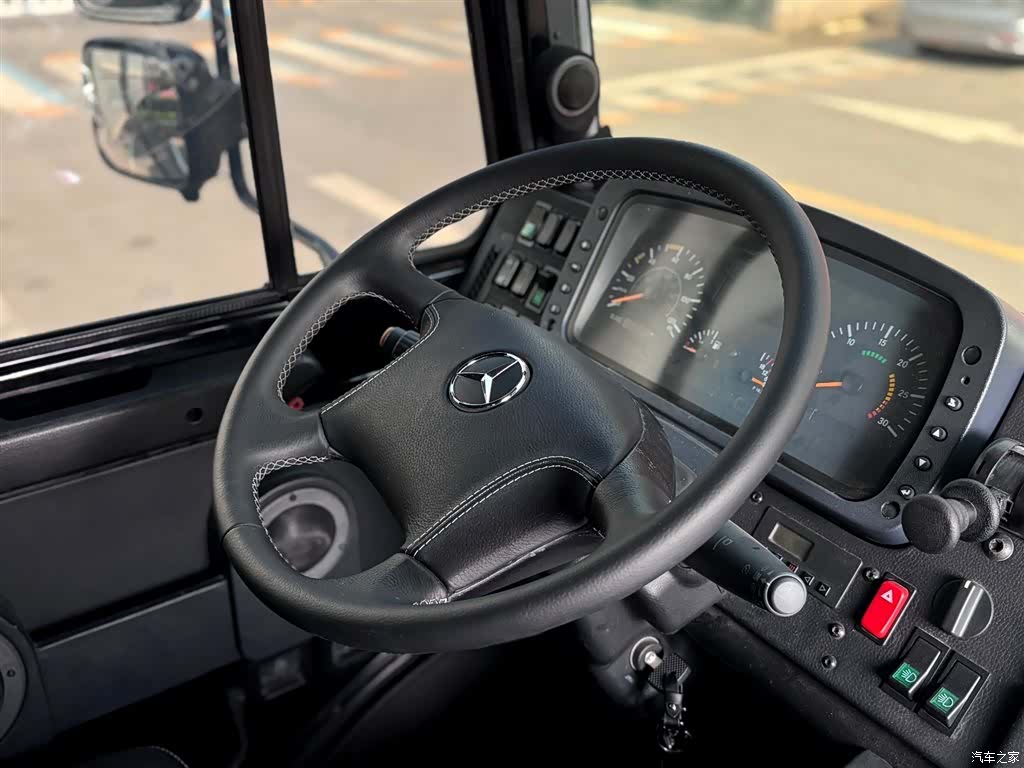 WuNiMoKeU5000 SUV, 2016 16